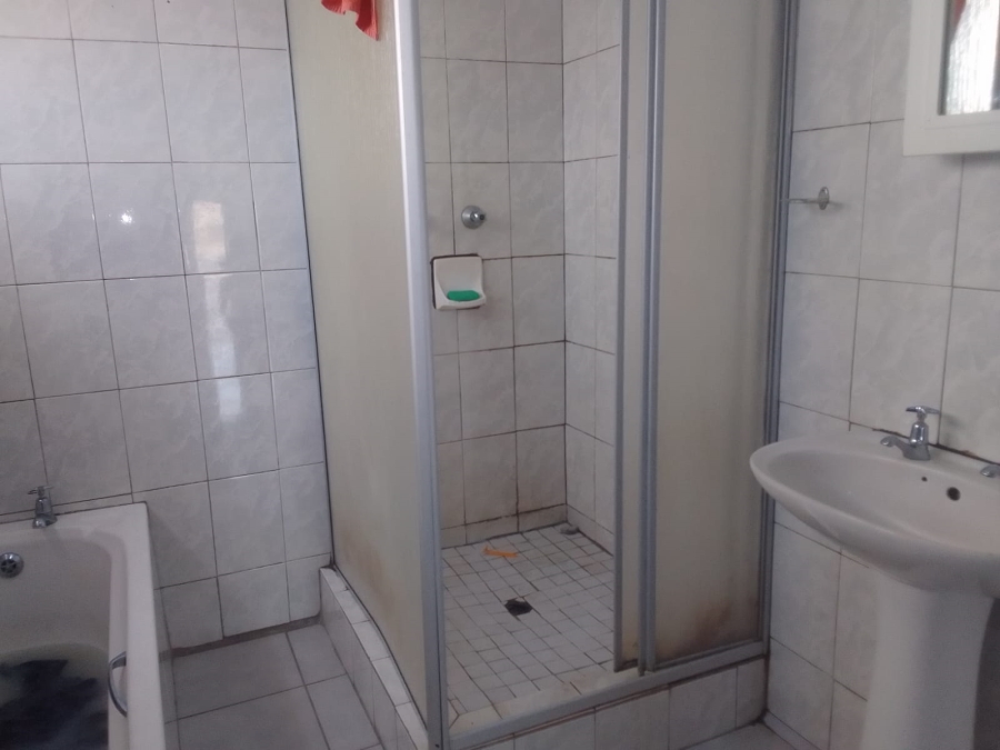 To Let 1 Bedroom Property for Rent in Quigney Eastern Cape